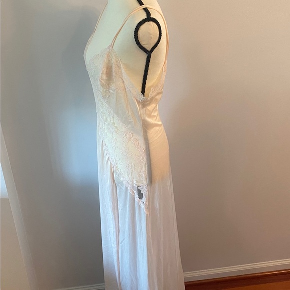 Vintage made in the USA nightgown brand is Val mode small - Picture 5 of 12